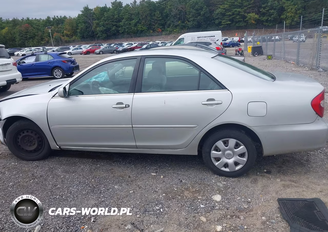2003 Toyota Camry Le VIN:4T1BE32KX3U146506 - 14