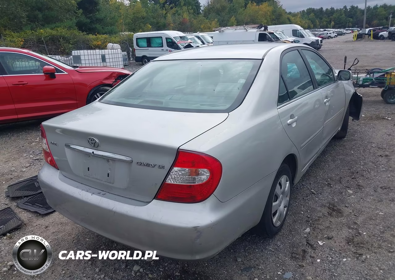 2003 Toyota Camry Le VIN:4T1BE32KX3U146506 - 4