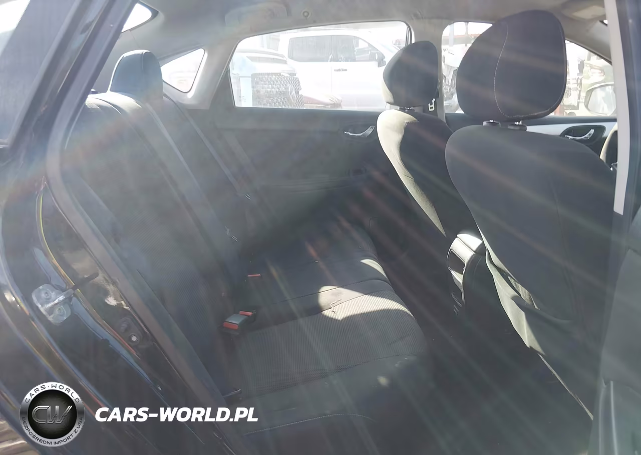 2019 Nissan Sentra S VIN:3N1AB7AP2KY421975 - 8