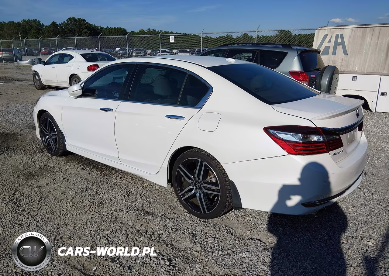 2017 Honda Accord Touring V6 VIN:1HGCR3F93HA023550 - 3