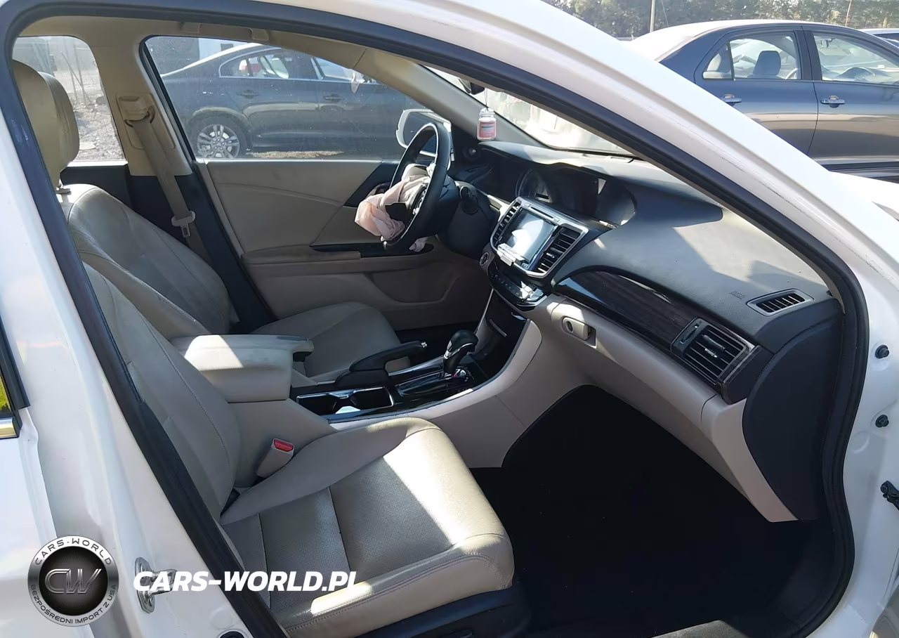 2017 Honda Accord Touring V6 VIN:1HGCR3F93HA023550 - 5
