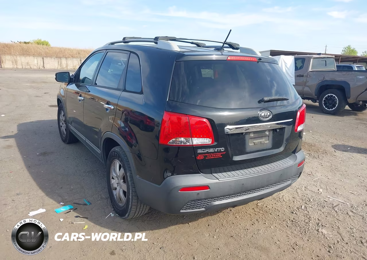 2013 Kia Sorento Lx VIN:5XYKT3A69DG355513 - 3