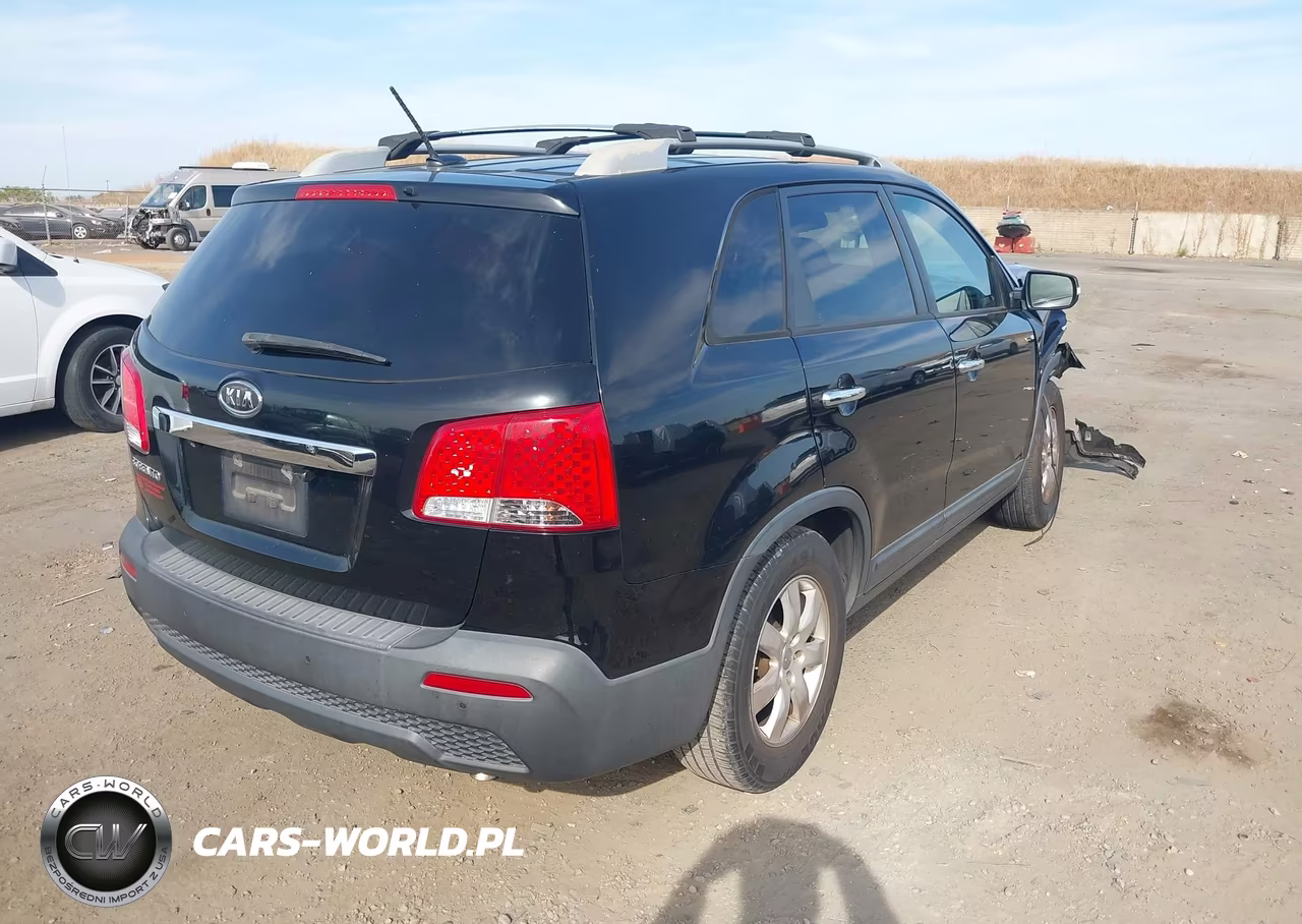2013 Kia Sorento Lx VIN:5XYKT3A69DG355513 - 4