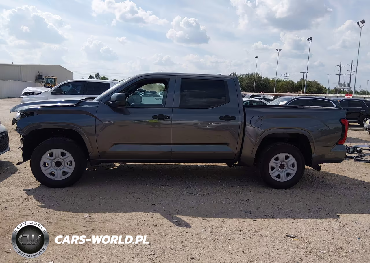 2025 Toyota Tundra Sr VIN:5TFKB5AB6SX050492 - 15