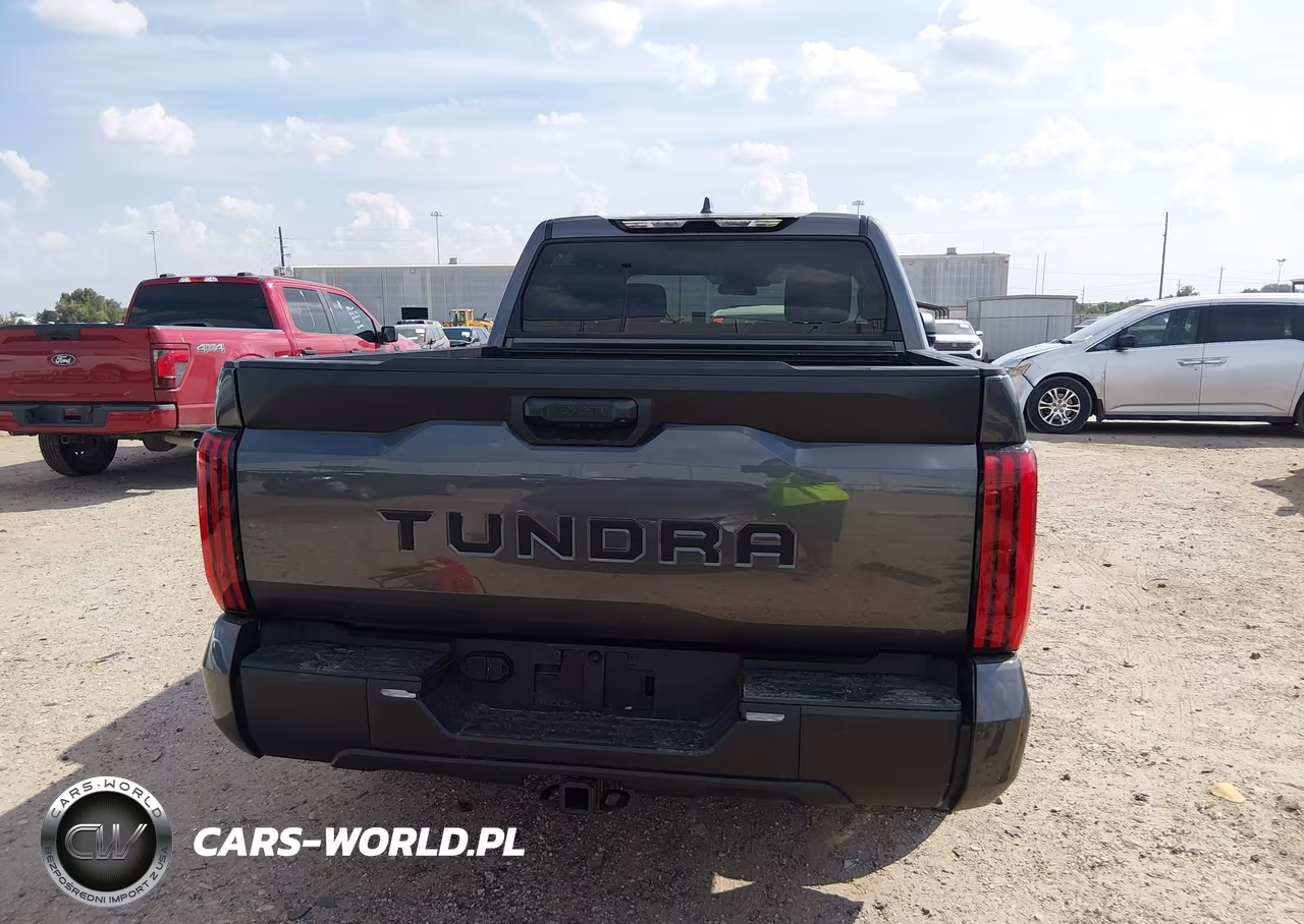 2025 Toyota Tundra Sr VIN:5TFKB5AB6SX050492 - 17