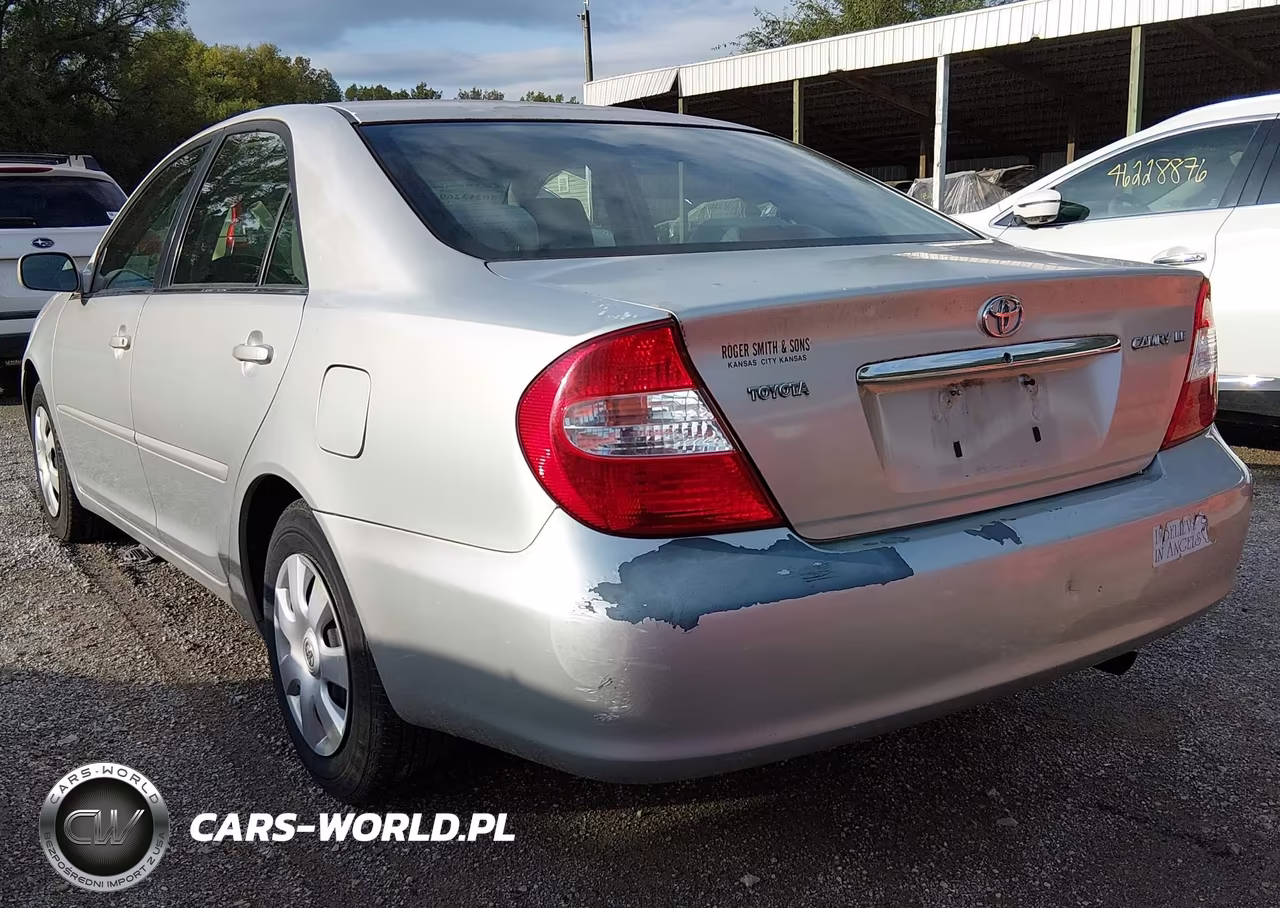 2002 Toyota Camry Le VIN:4T1BE32K32U564386 - 3