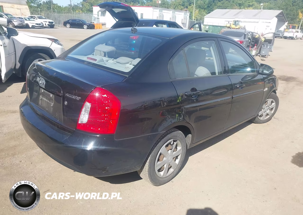 2007 Hyundai Accent Gls VIN:KMHCN46C47U165796 - 4