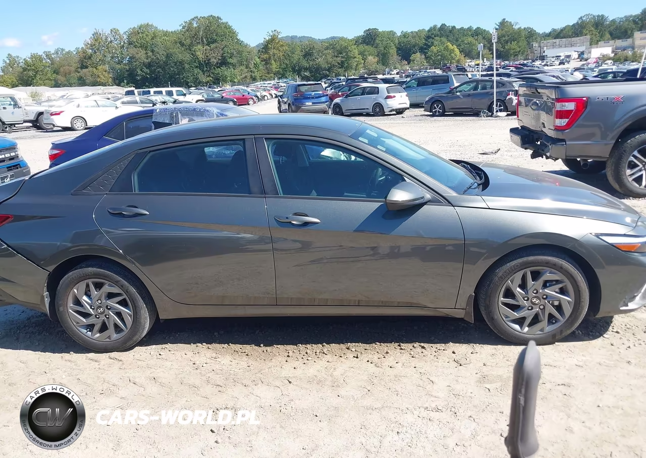 2024 Hyundai Elantra Sel VIN:KMHLM4DGXRU834245 - 13