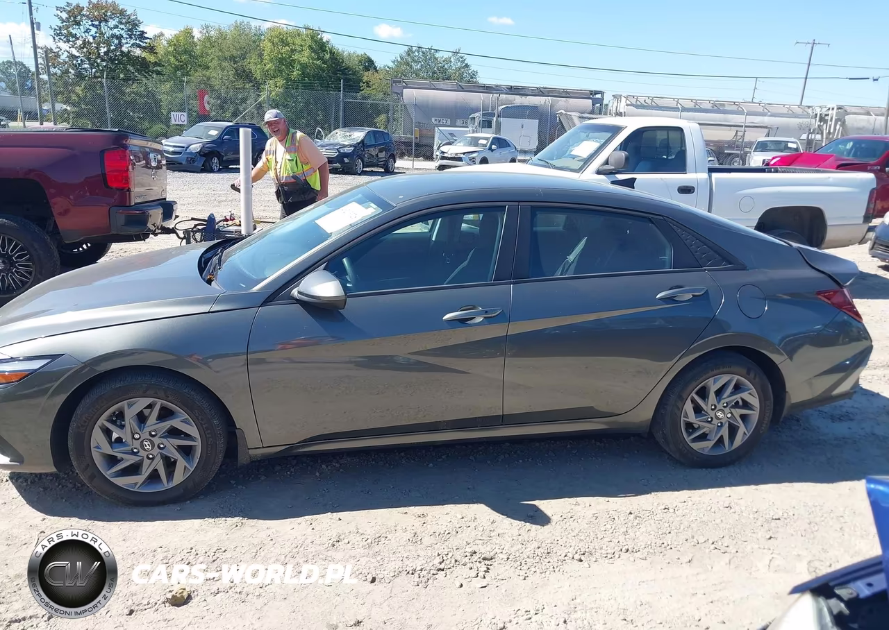 2024 Hyundai Elantra Sel VIN:KMHLM4DGXRU834245 - 14
