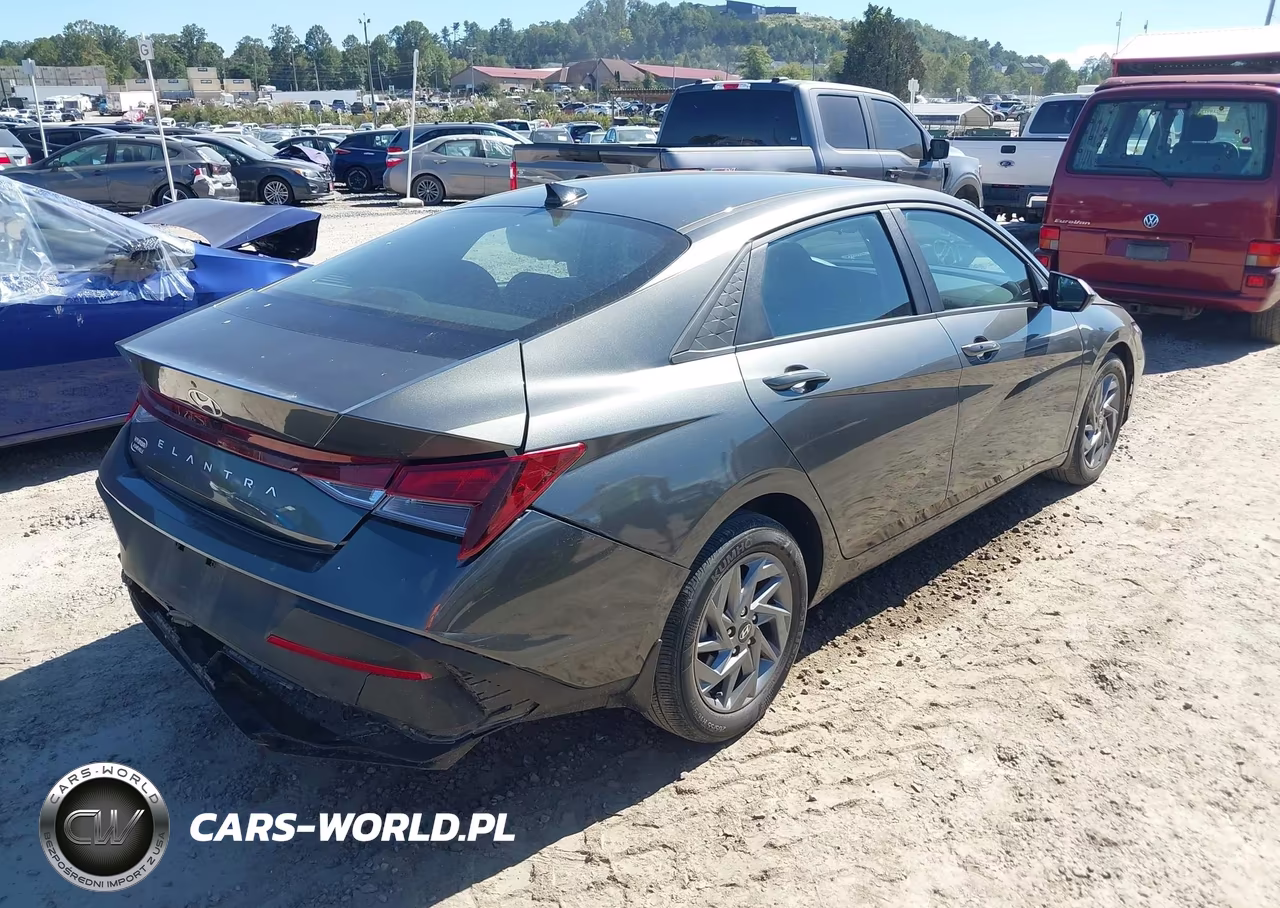 2024 Hyundai Elantra Sel VIN:KMHLM4DGXRU834245 - 4