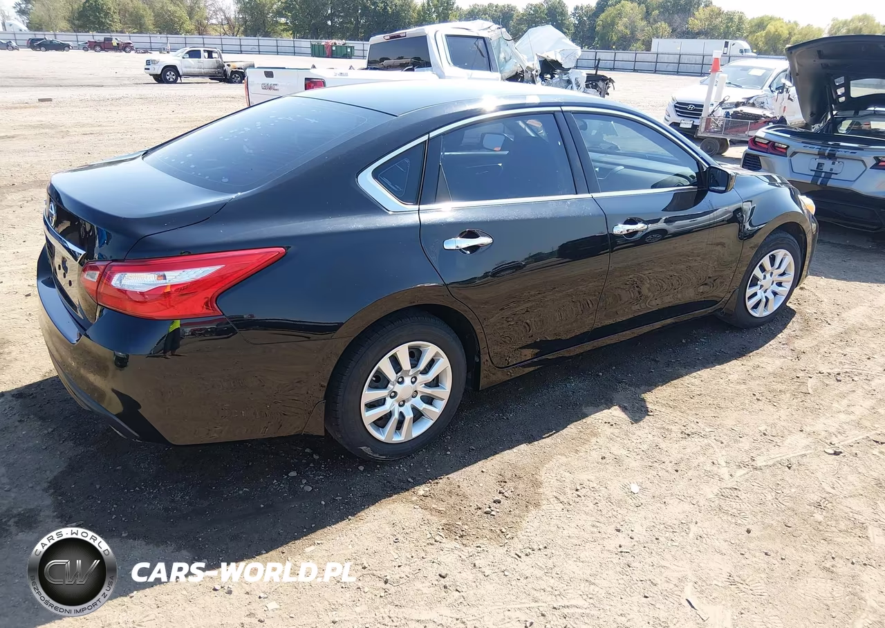 2017 Nissan Altima 2.5 S VIN:1N4AL3AP4HC260863 - 4
