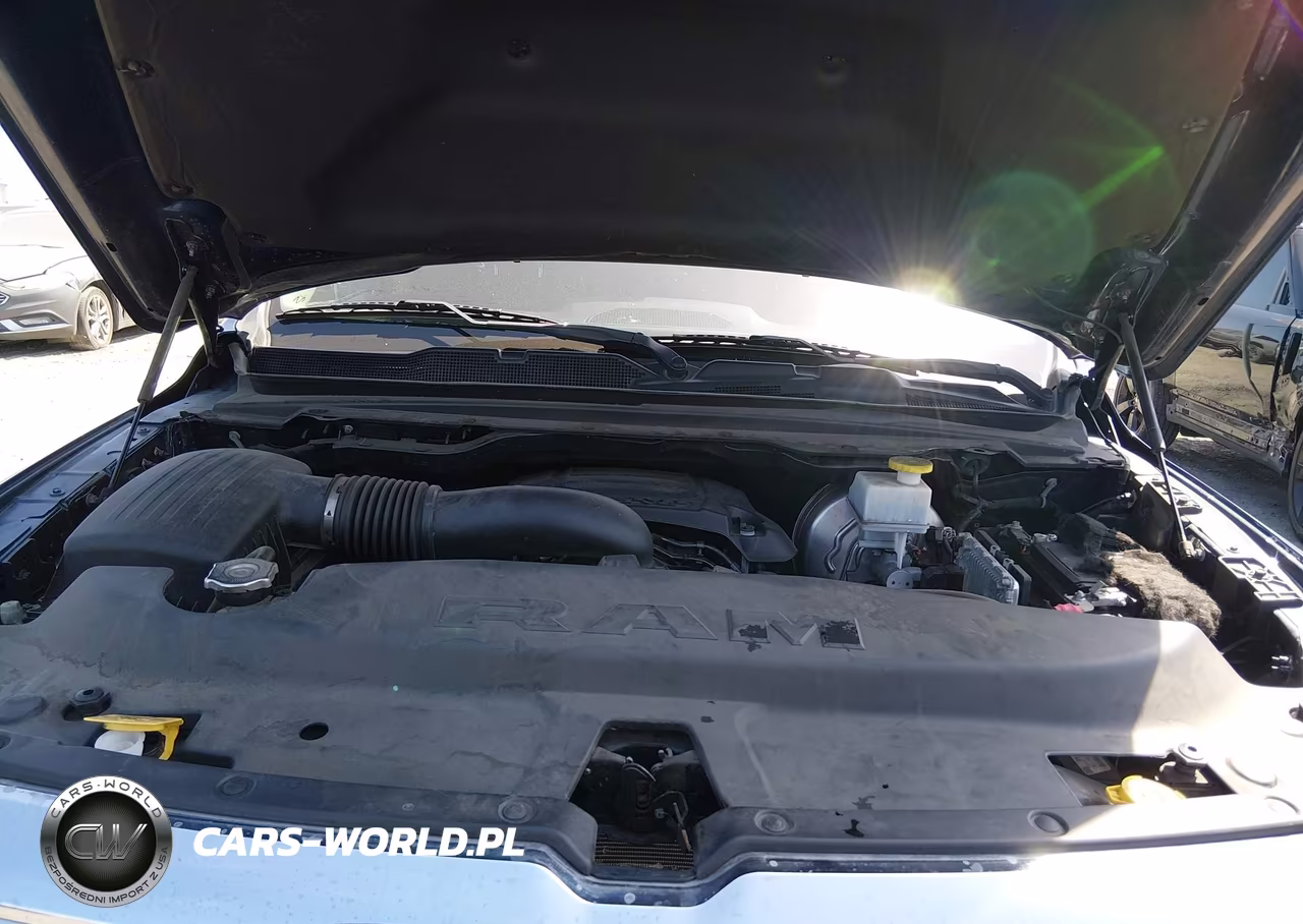 2022 Ram 1500 Laramie VIN:1C6RREJT5NN359123 - 10
