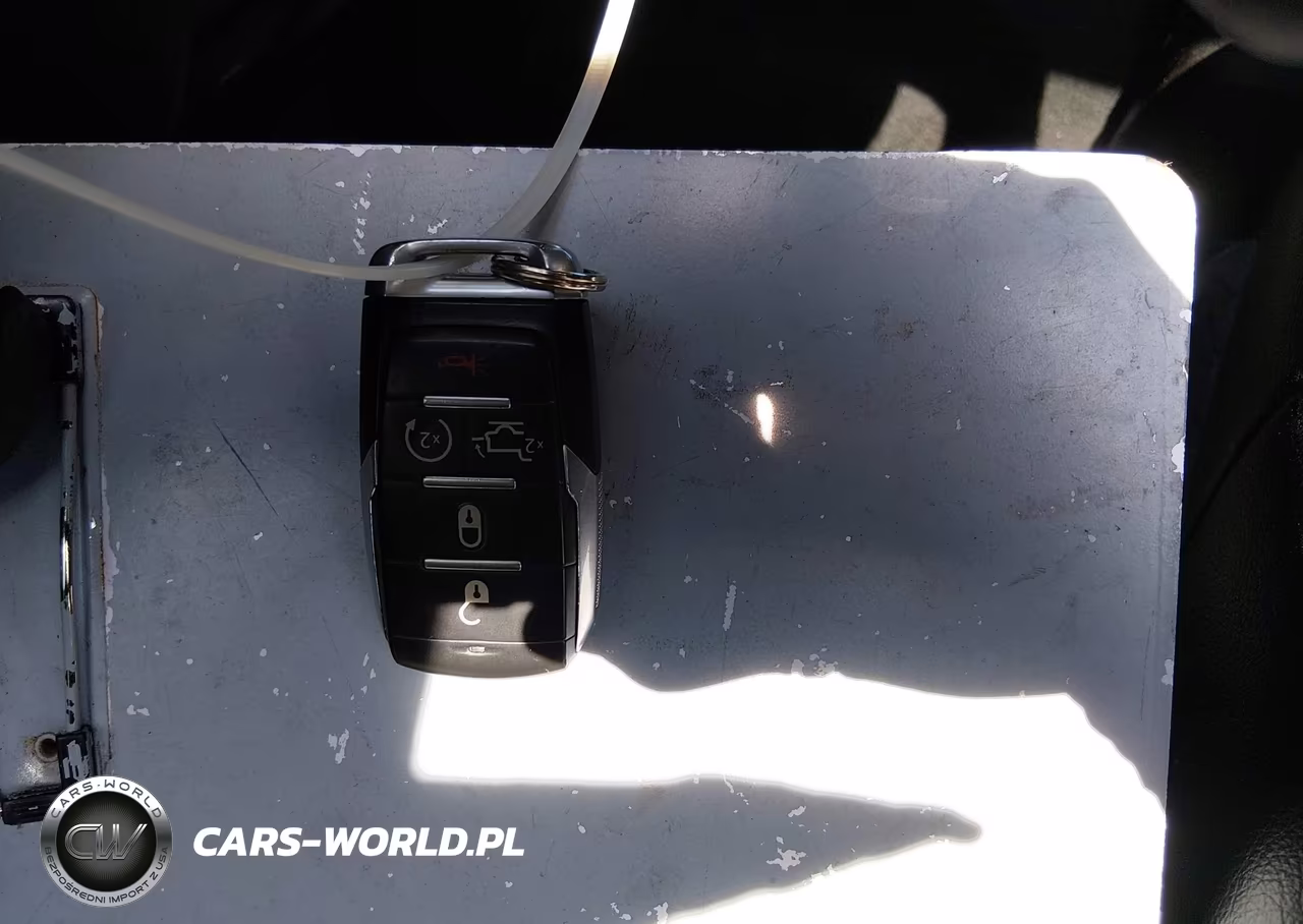 2022 Ram 1500 Laramie VIN:1C6RREJT5NN359123 - 11