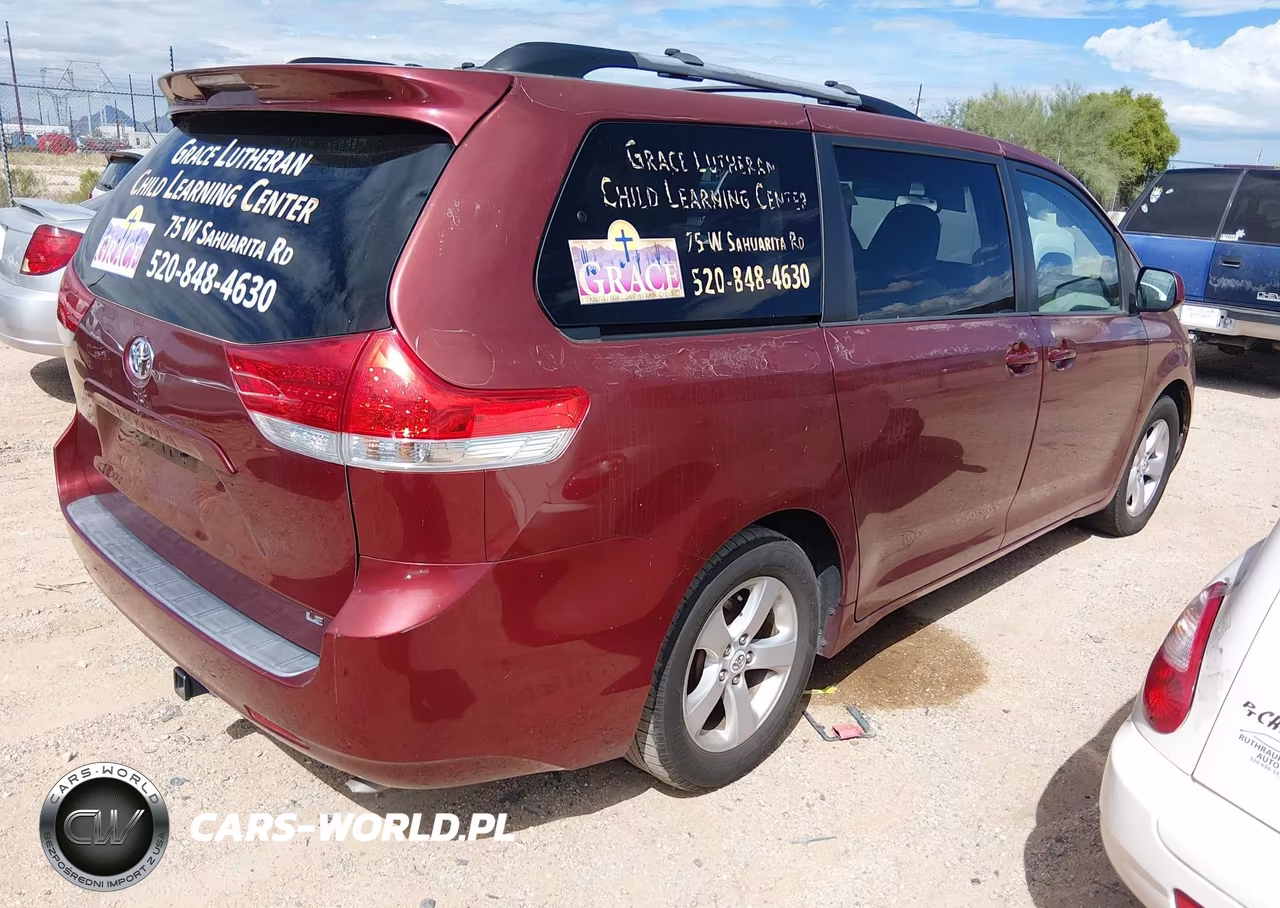 2011 Toyota Sienna Le V6 VIN:5TDKK3DC6BS155404 - 4