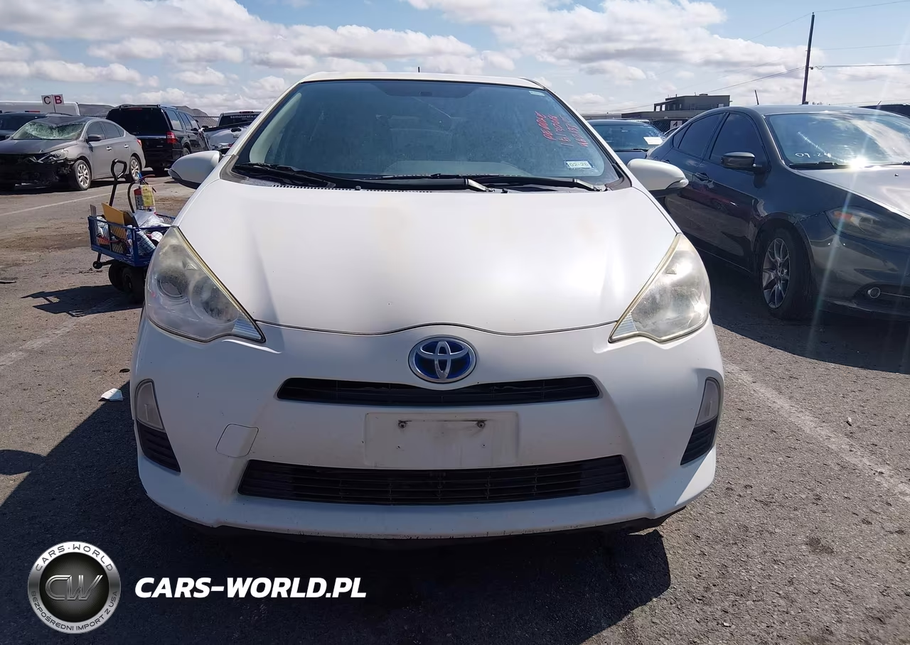 2014 Toyota Prius C One VIN:JTDKDTB39E1074735 - 12