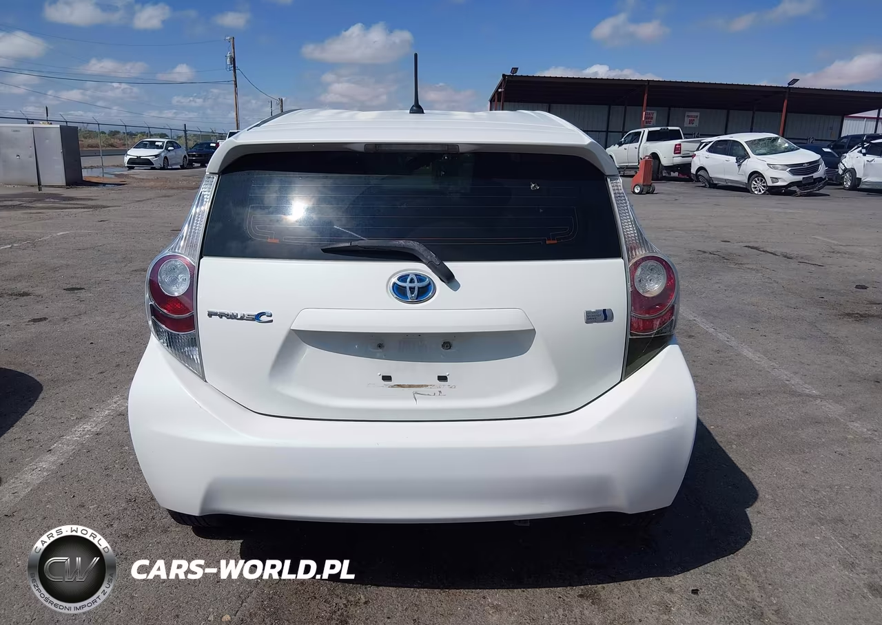 2014 Toyota Prius C One VIN:JTDKDTB39E1074735 - 16