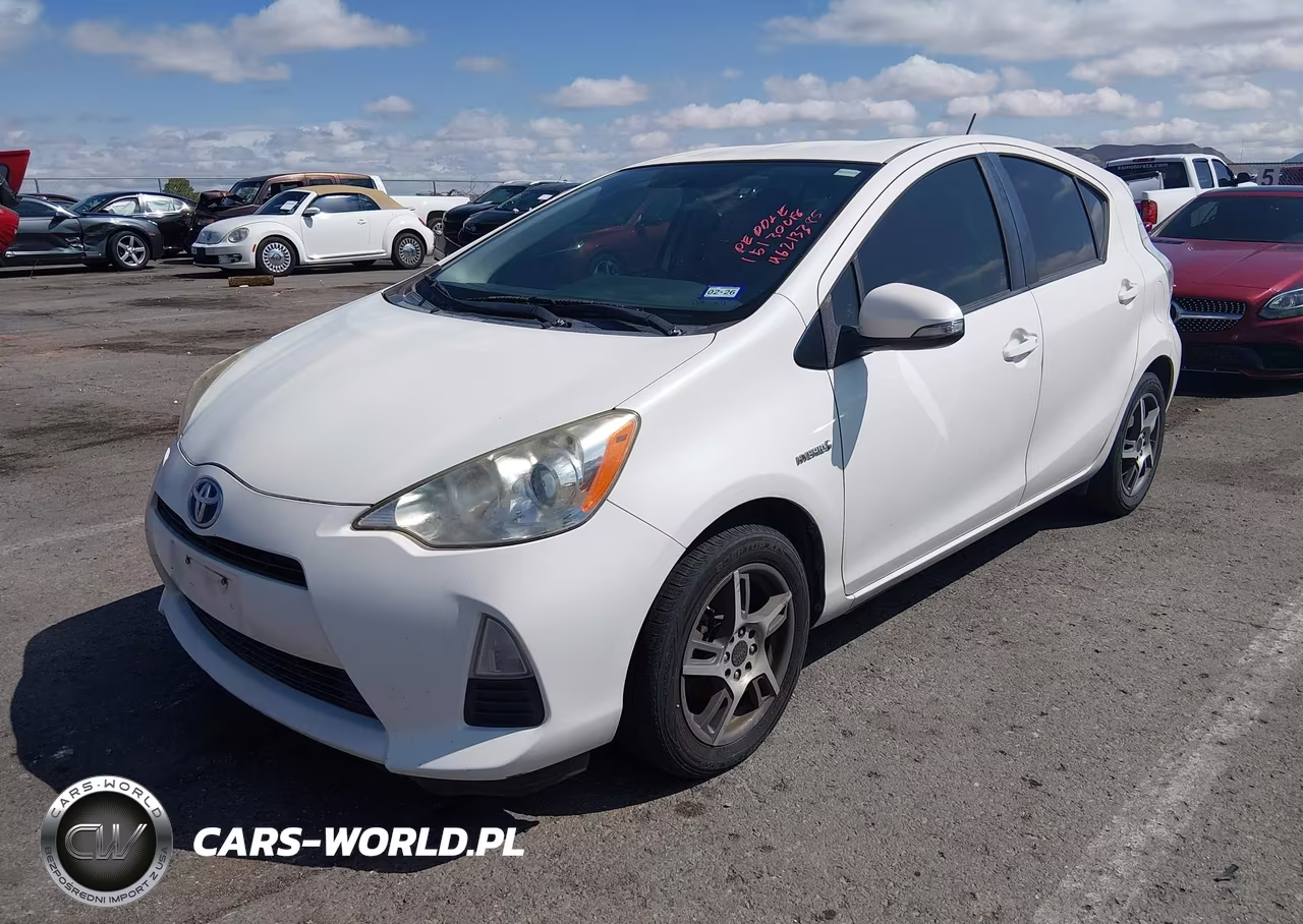2014 Toyota Prius C One VIN:JTDKDTB39E1074735 - 2