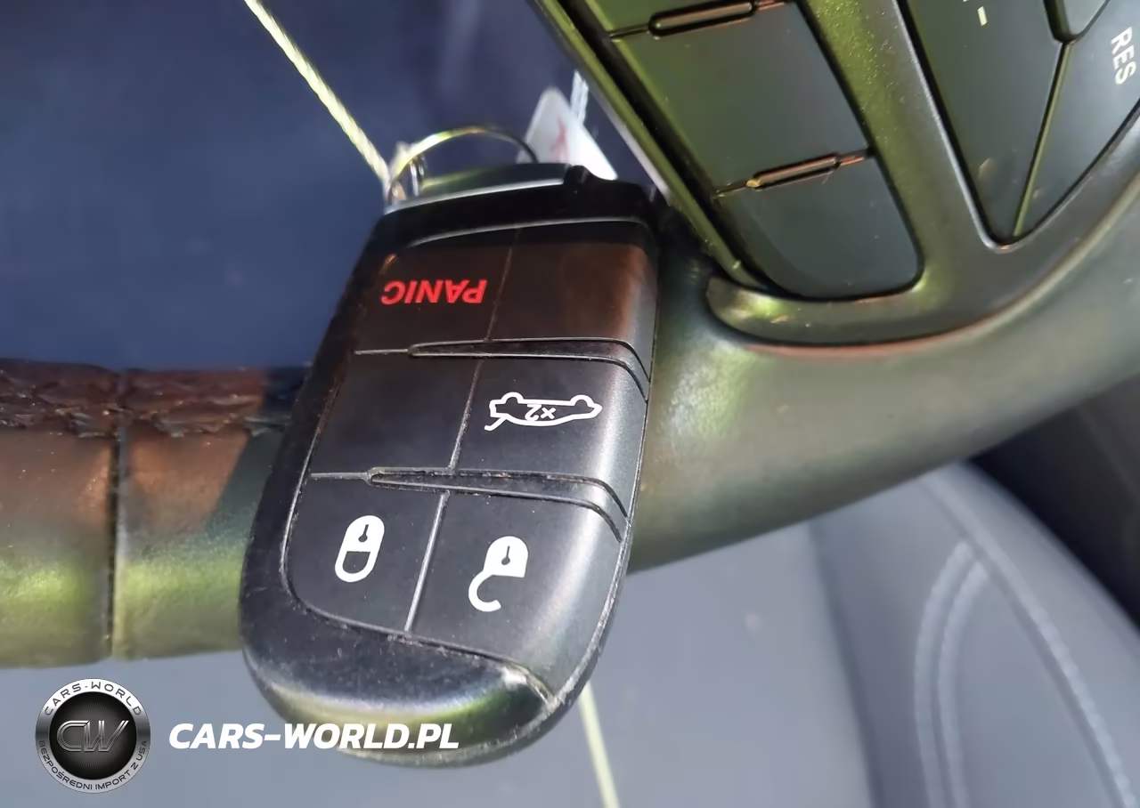2018 Dodge Challenger Sxt VIN:2C3CDZAGXJH241504 - 11
