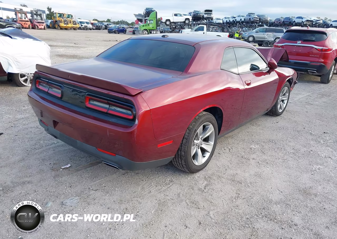 2018 Dodge Challenger Sxt VIN:2C3CDZAGXJH241504 - 4