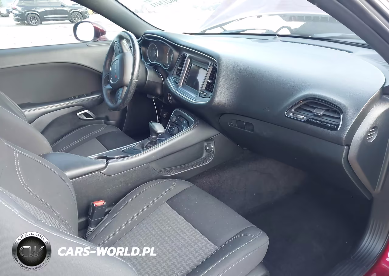 2018 Dodge Challenger Sxt VIN:2C3CDZAGXJH241504 - 5