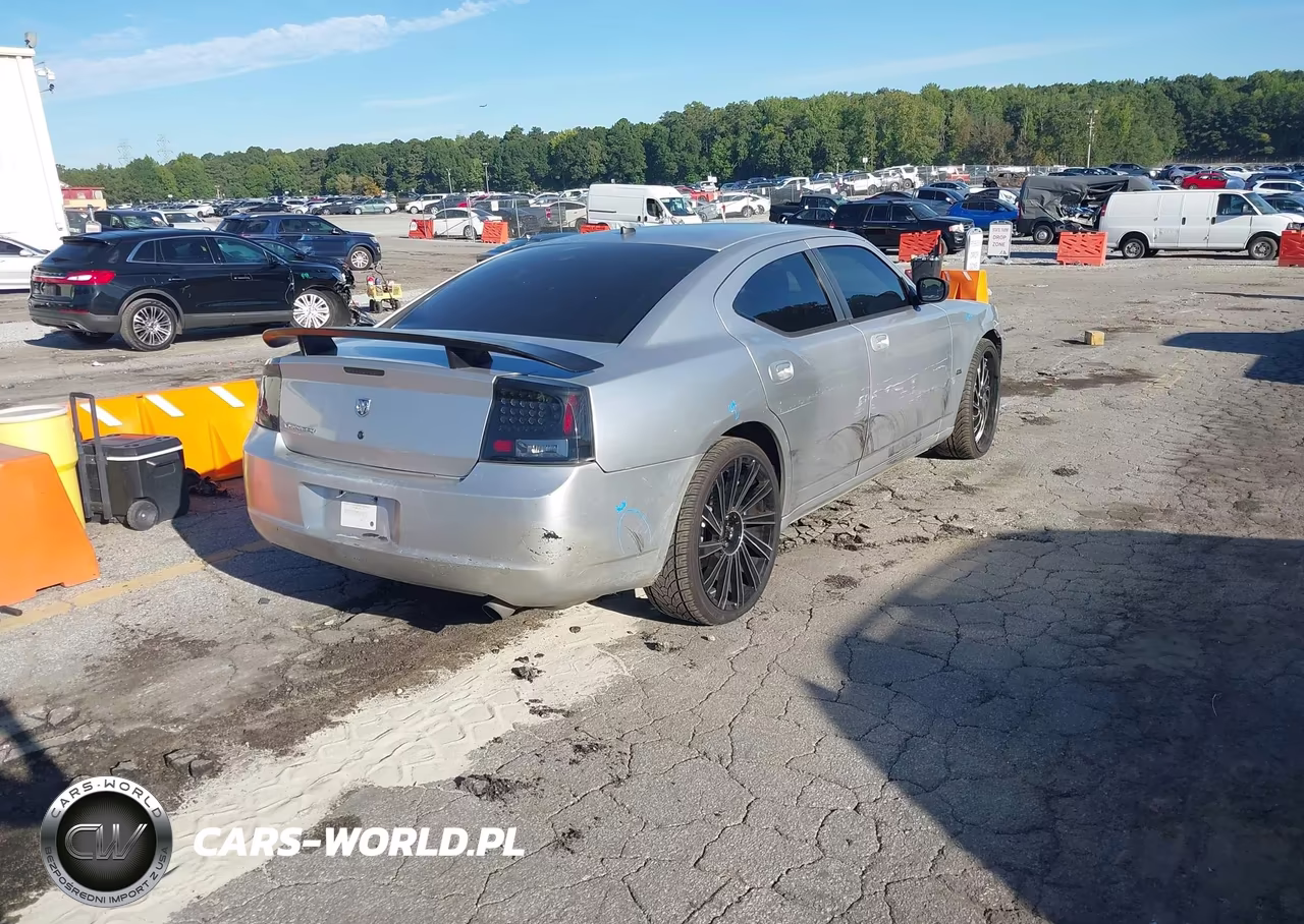 2008 Dodge Charger VIN:2B3KA43GX8H266916 - 4