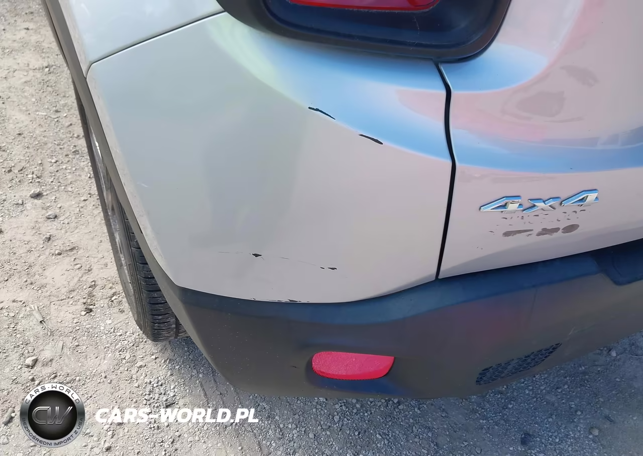 2017 Jeep Renegade Latitude 4X4 VIN:ZACCJBBB7HPE73520 - 18
