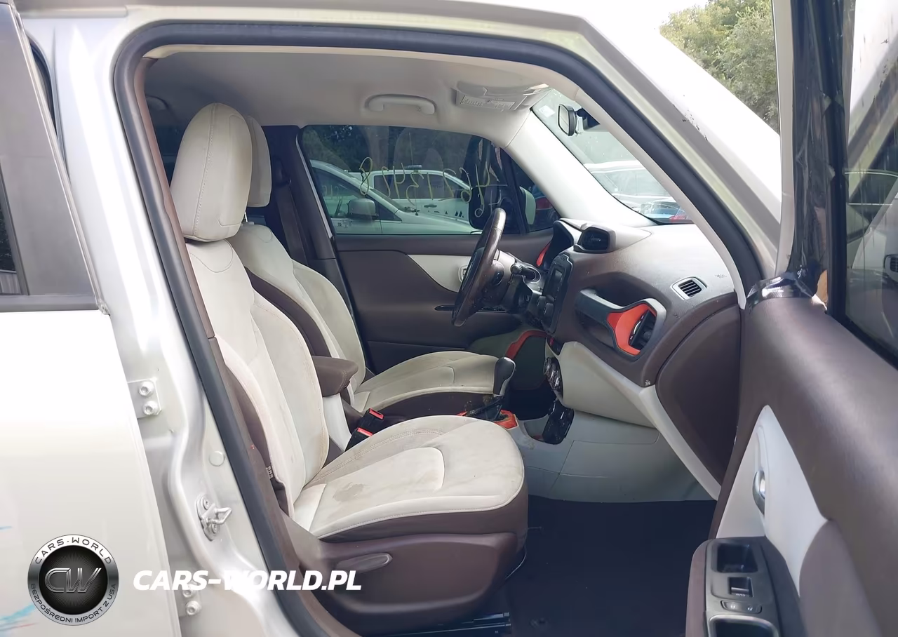 2017 Jeep Renegade Latitude 4X4 VIN:ZACCJBBB7HPE73520 - 5