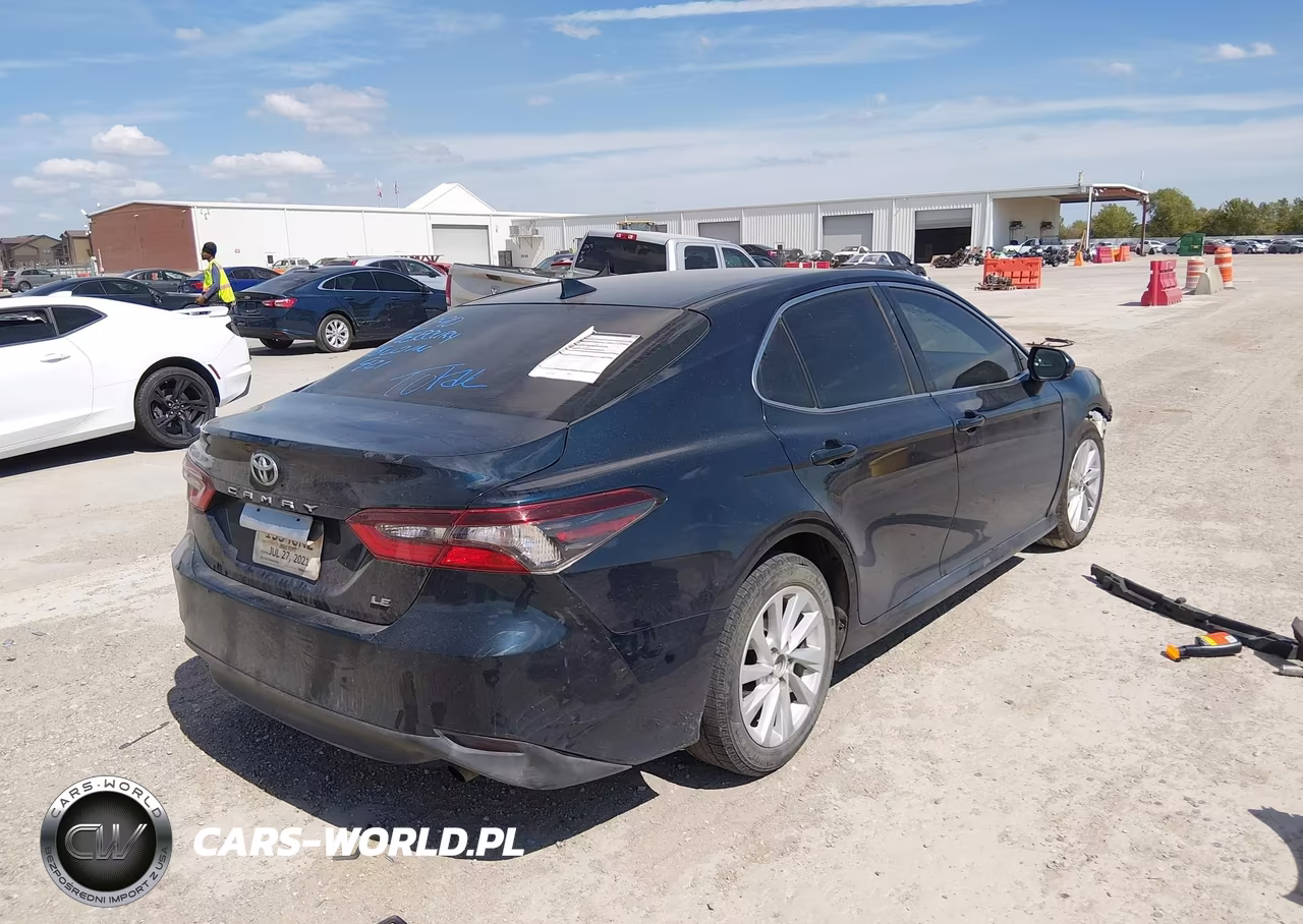 2021 Toyota Camry Le VIN:4T1C11AKXMU549828 - 4