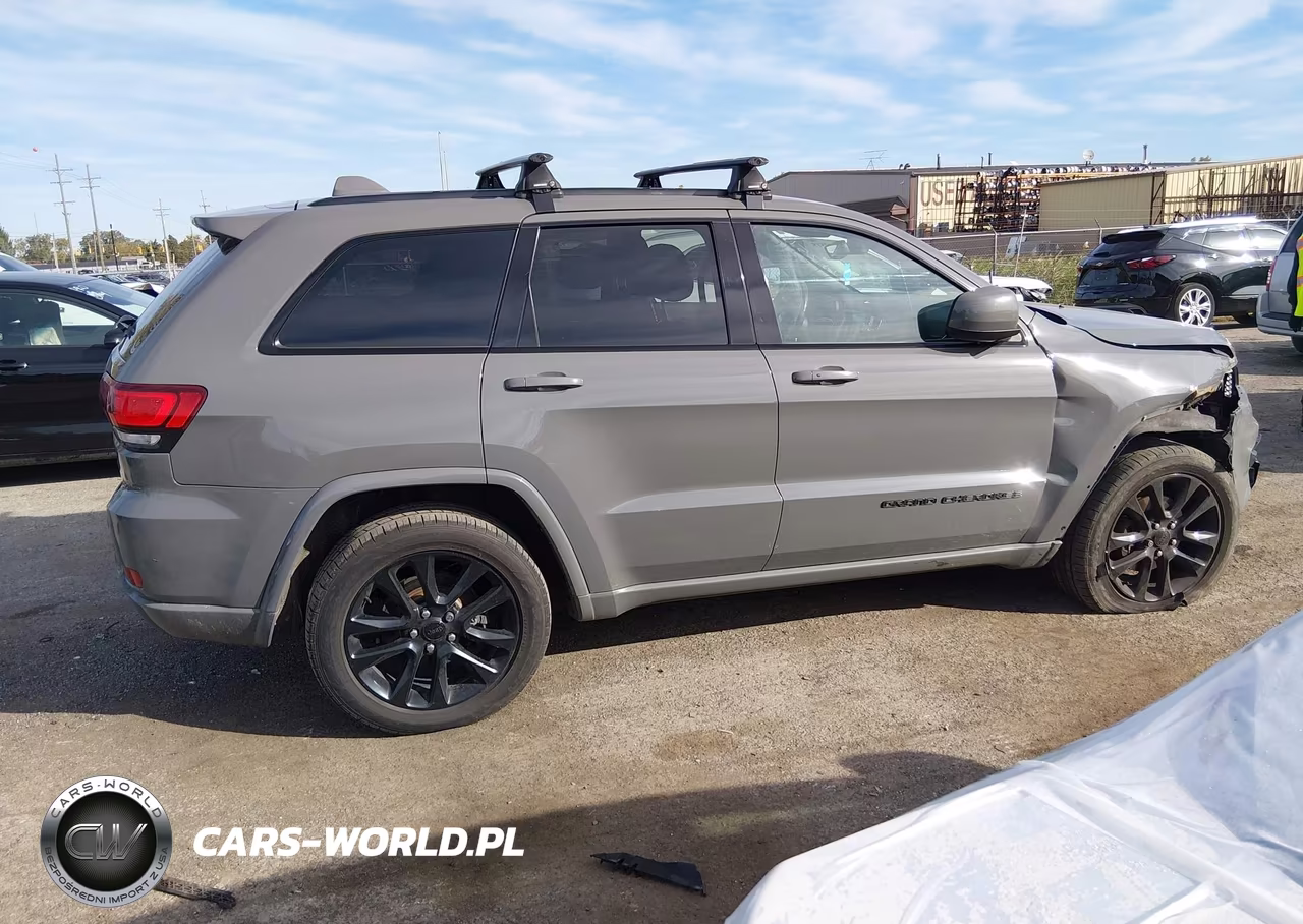 2020 Jeep Grand Cherokee Altitude 4X4 VIN:1C4RJFAGXLC139560 - 13