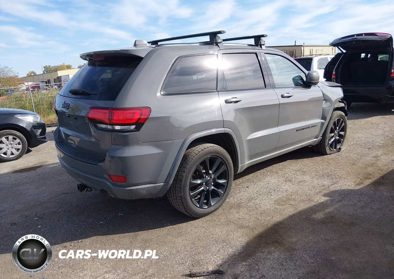 2020 Jeep Grand Cherokee Altitude 4X4 VIN:1C4RJFAGXLC139560 - 4