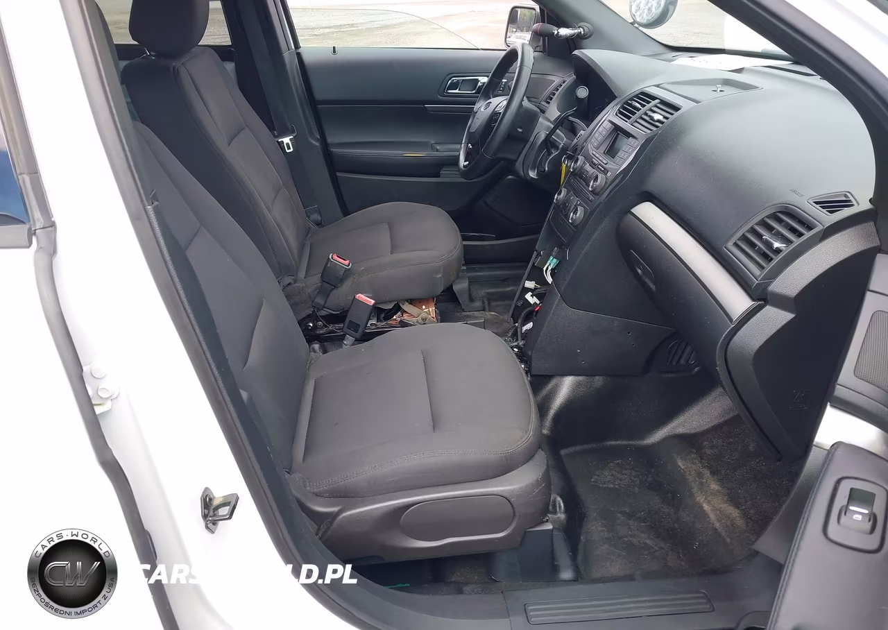 2017 Ford Utility Police Interceptor VIN:1FM5K8AR9HGE15828 - 5