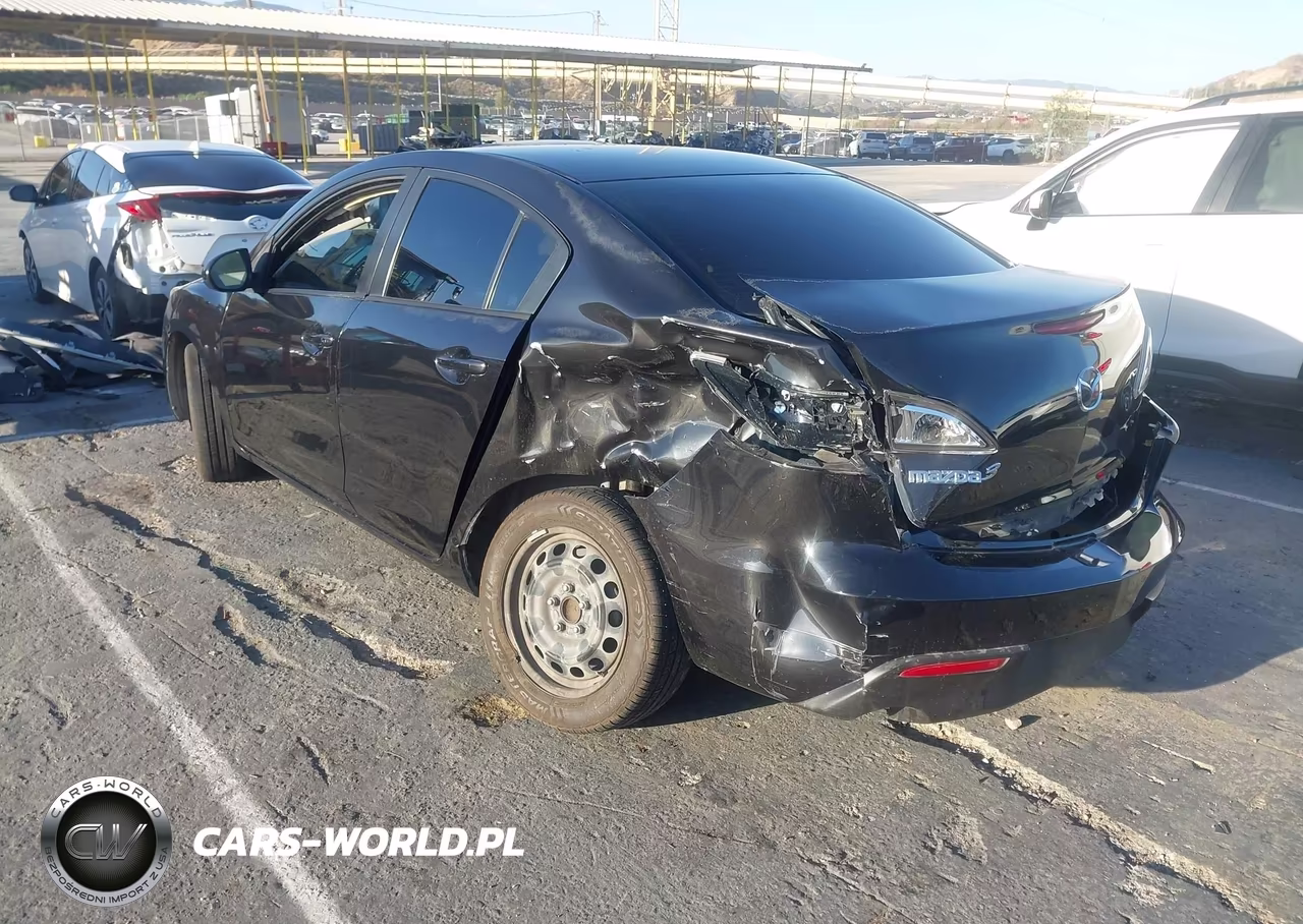 2011 Mazda Mazda3 I Sport VIN:JM1BL1UGXB1490988 - 3