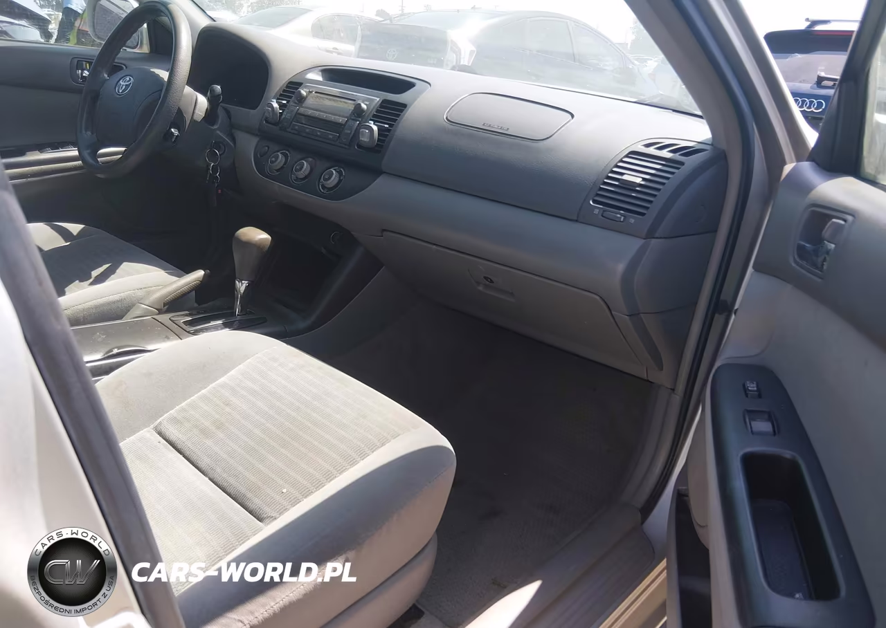 2005 Toyota Camry Le VIN:4T1BE32K05U085380 - 5