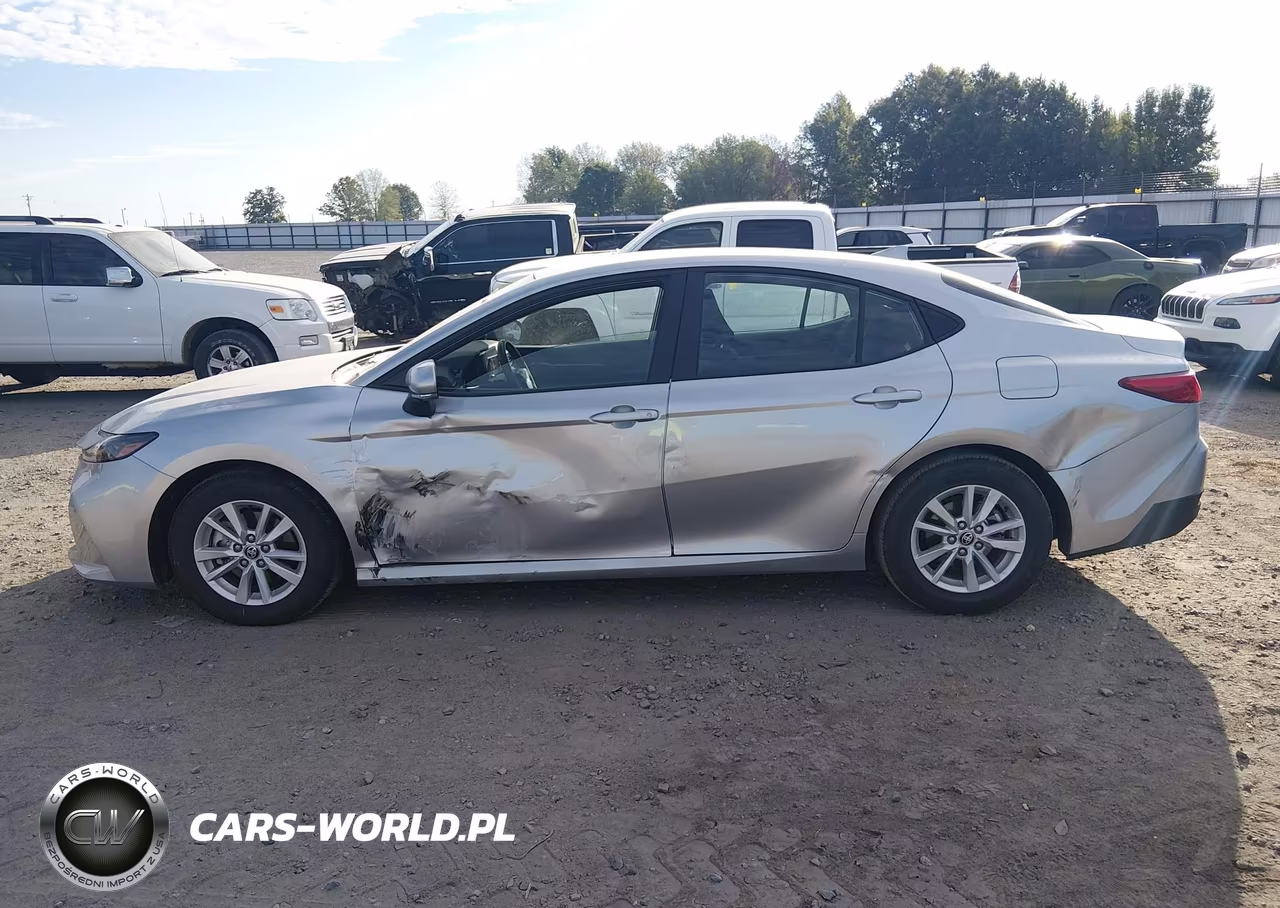 2026 Toyota Camry Le VIN:4T1DAACK8TU759991 - 14
