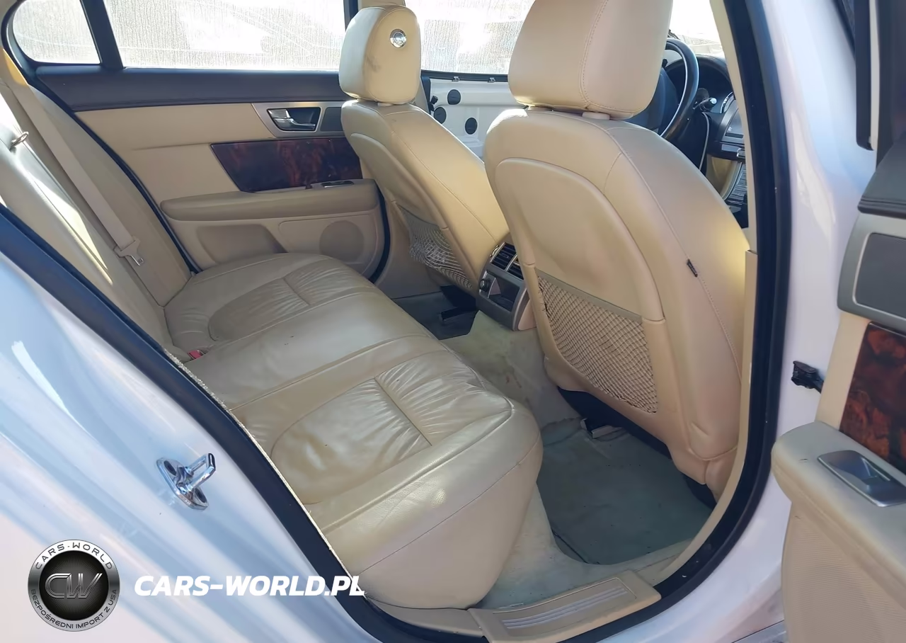 2011 Jaguar Xf VIN:SAJWA0FB9BLS12303 - 8