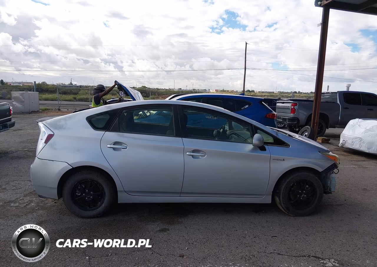 2013 Toyota Prius Two VIN:JTDKN3DUXD1631217 - 12