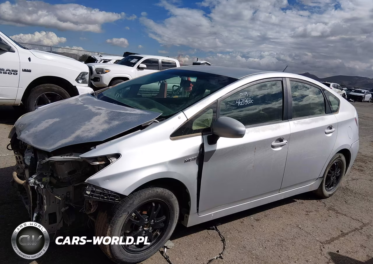 2013 Toyota Prius Two VIN:JTDKN3DUXD1631217 - 13