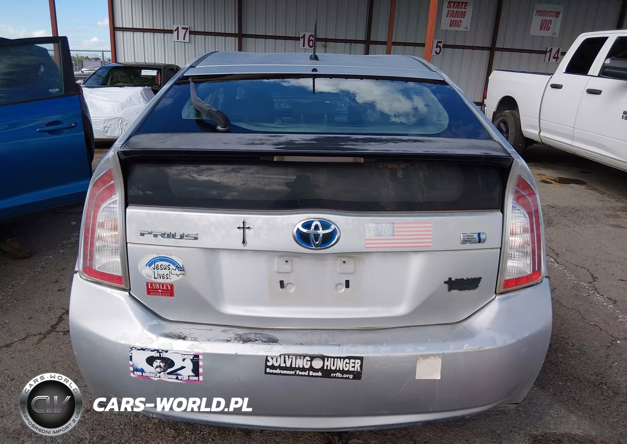 2013 Toyota Prius Two VIN:JTDKN3DUXD1631217 - 15