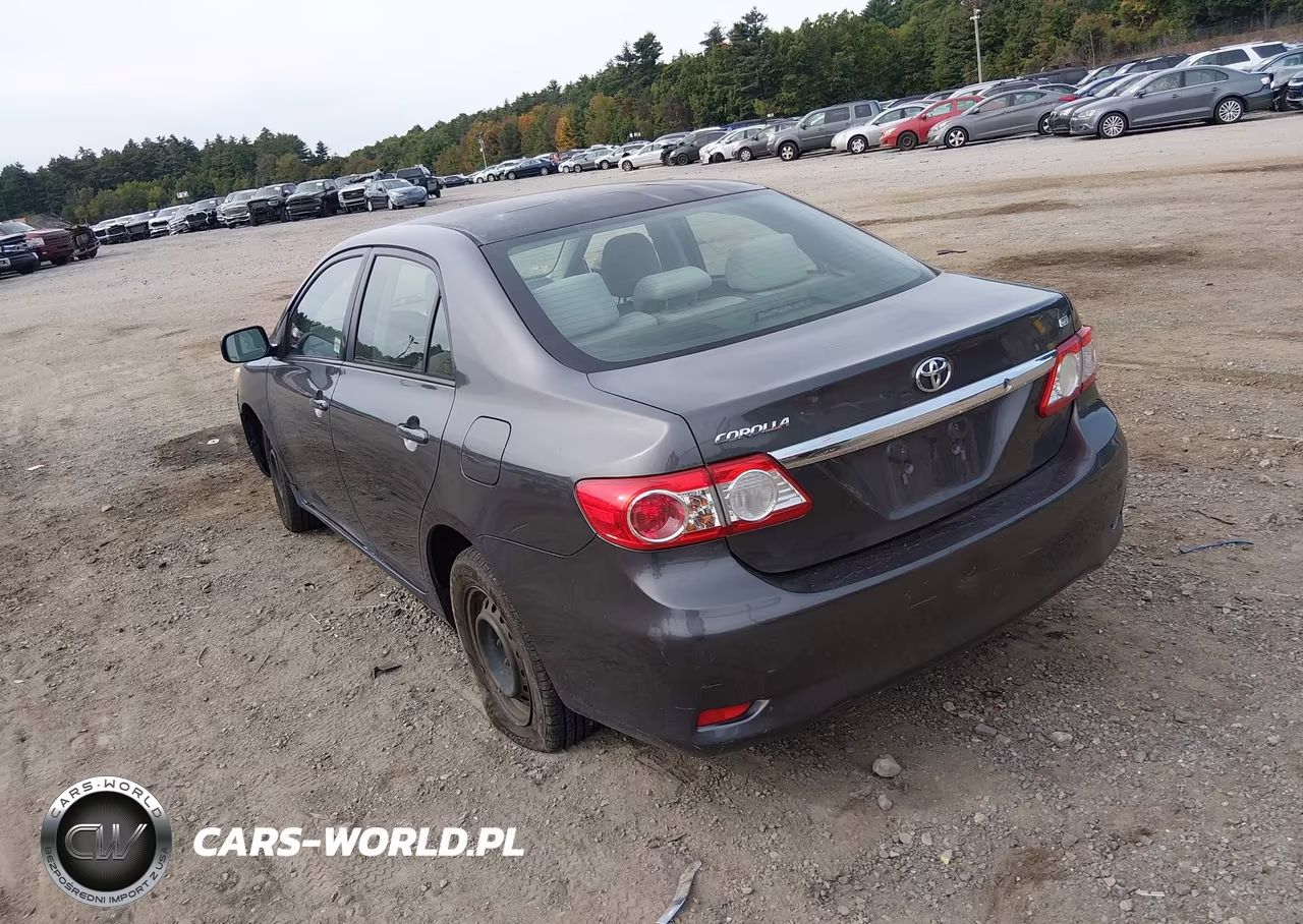 2011 Toyota Corolla Le VIN:JTDBU4EE7BJ095808 - 3