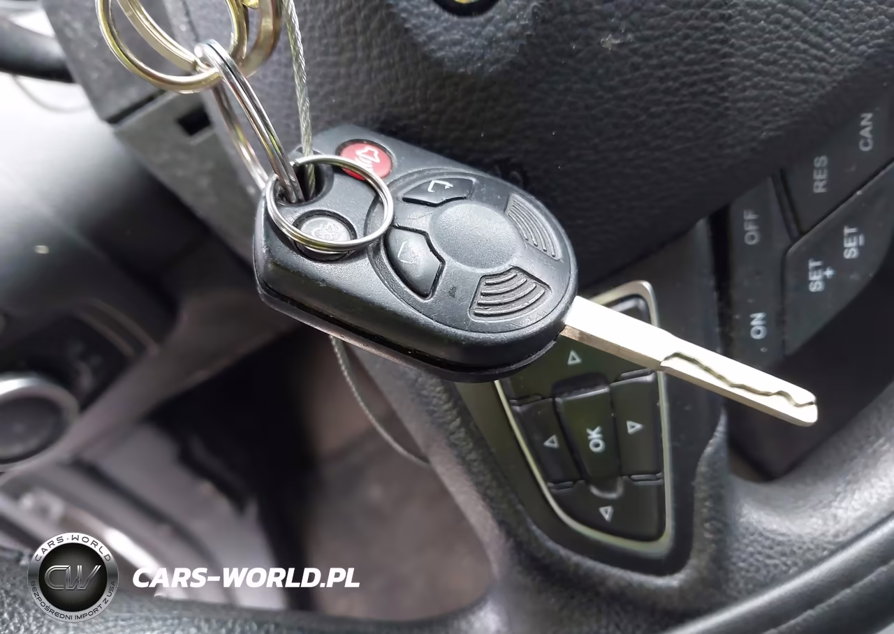 FORD FOCUS SEL VIN:1FADP3M26JL202339 - 11
