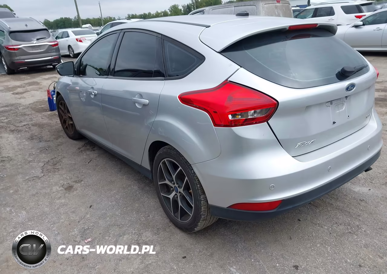 FORD FOCUS SEL VIN:1FADP3M26JL202339 - 3