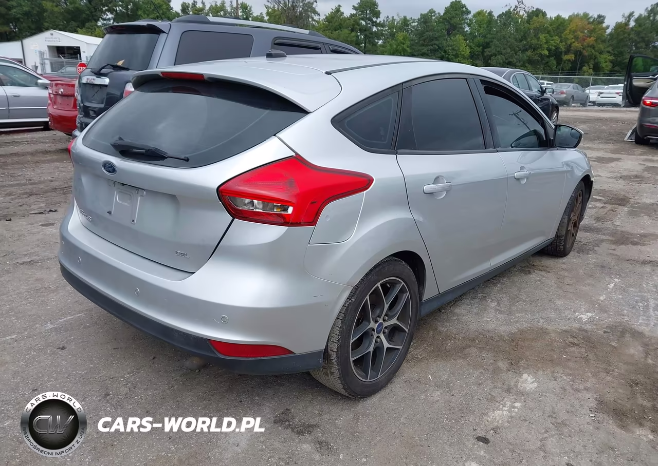 FORD FOCUS SEL VIN:1FADP3M26JL202339 - 4