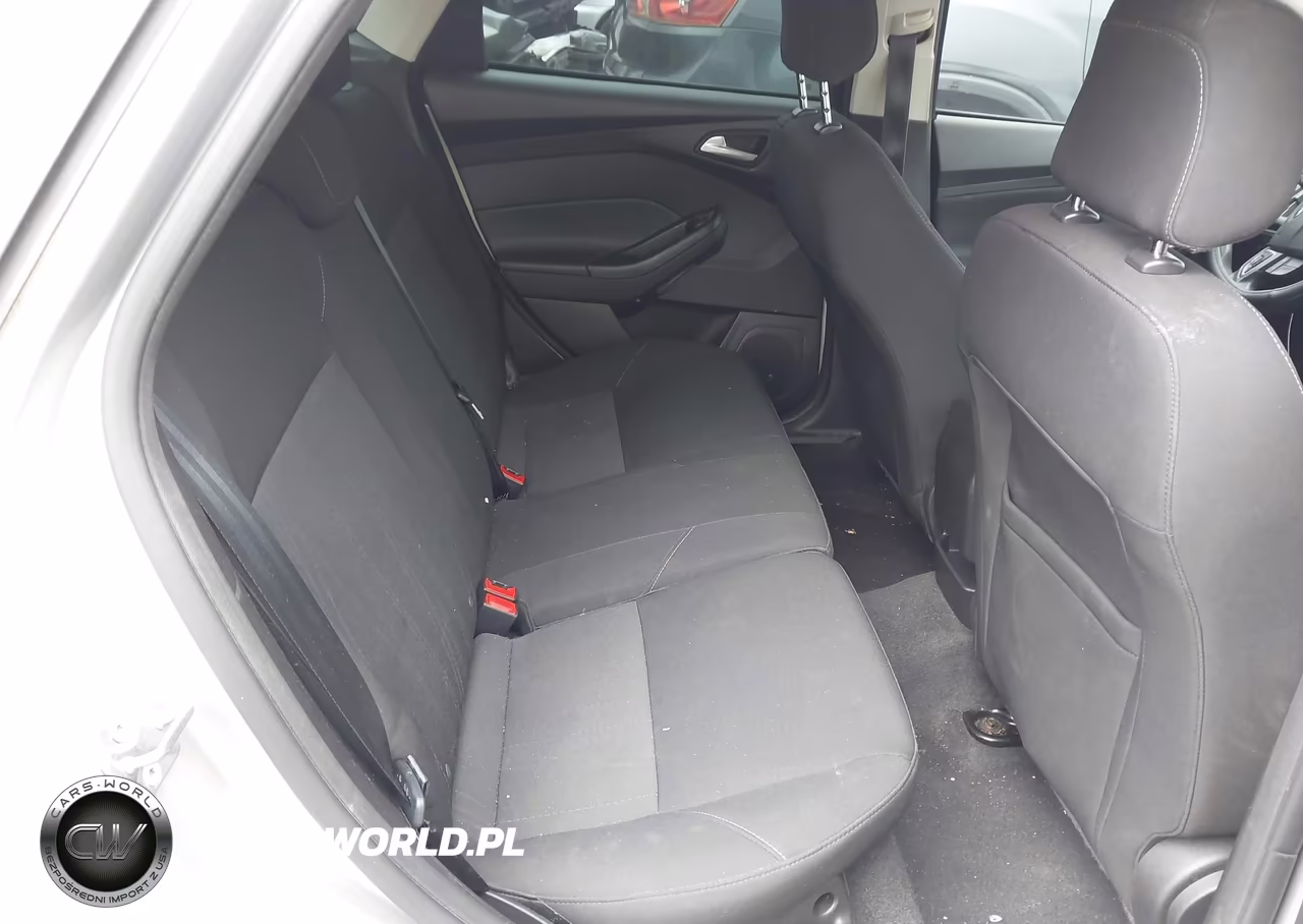 FORD FOCUS SEL VIN:1FADP3M26JL202339 - 8
