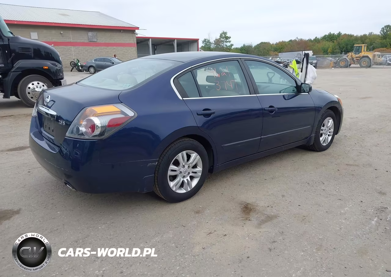 2011 Nissan Altima 2.5 S VIN:1N4AL2AP6BC180322 - 4