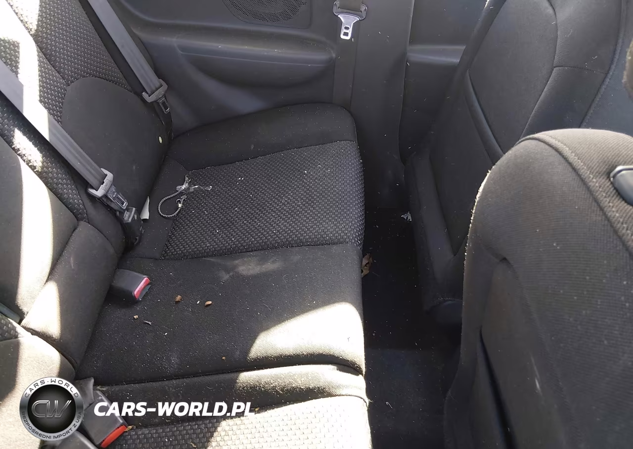 2008 Hyundai Accent Se VIN:KMHCN36C98U056441 - 8