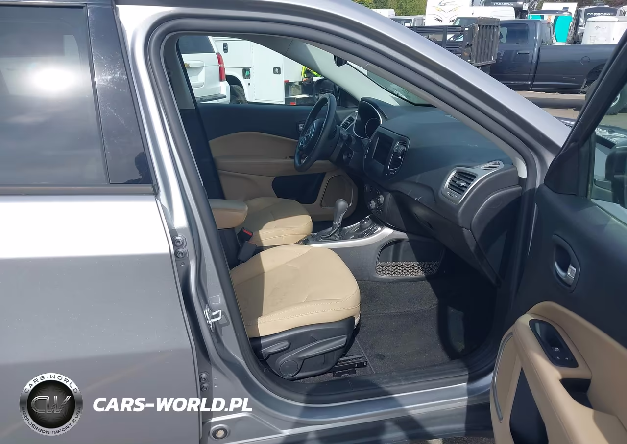 2018 Jeep Compass Sport 4X4 VIN:3C4NJDAB0JT392296 - 5