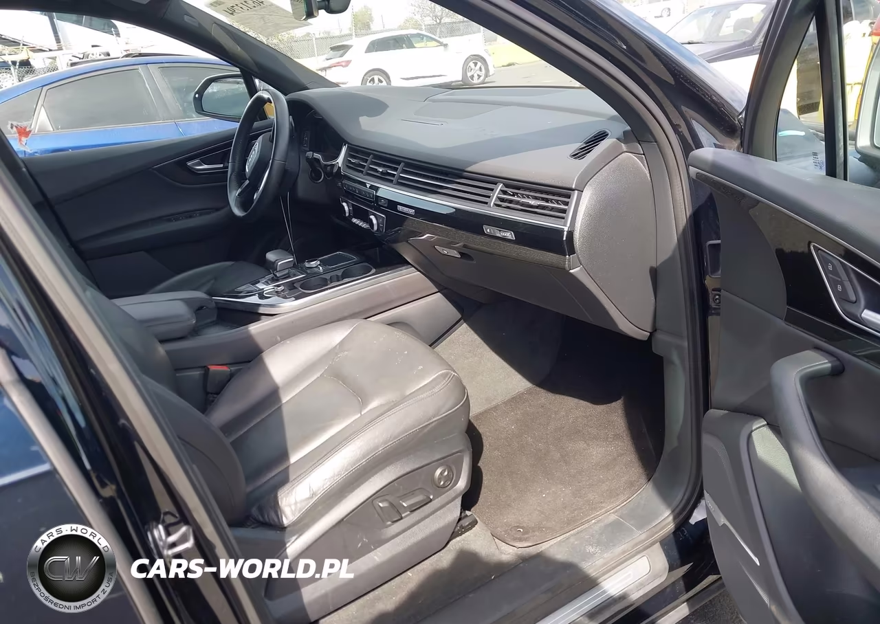 2017 Audi Q7 3.0T Premium VIN:WA1VAAF74HD056292 - 5
