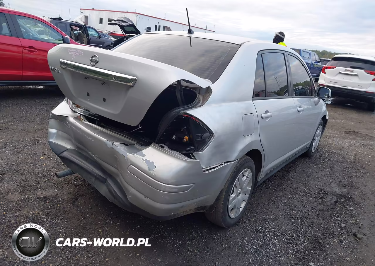 2011 Nissan Versa 1.8S VIN:3N1BC1AP4BL452981 - 4