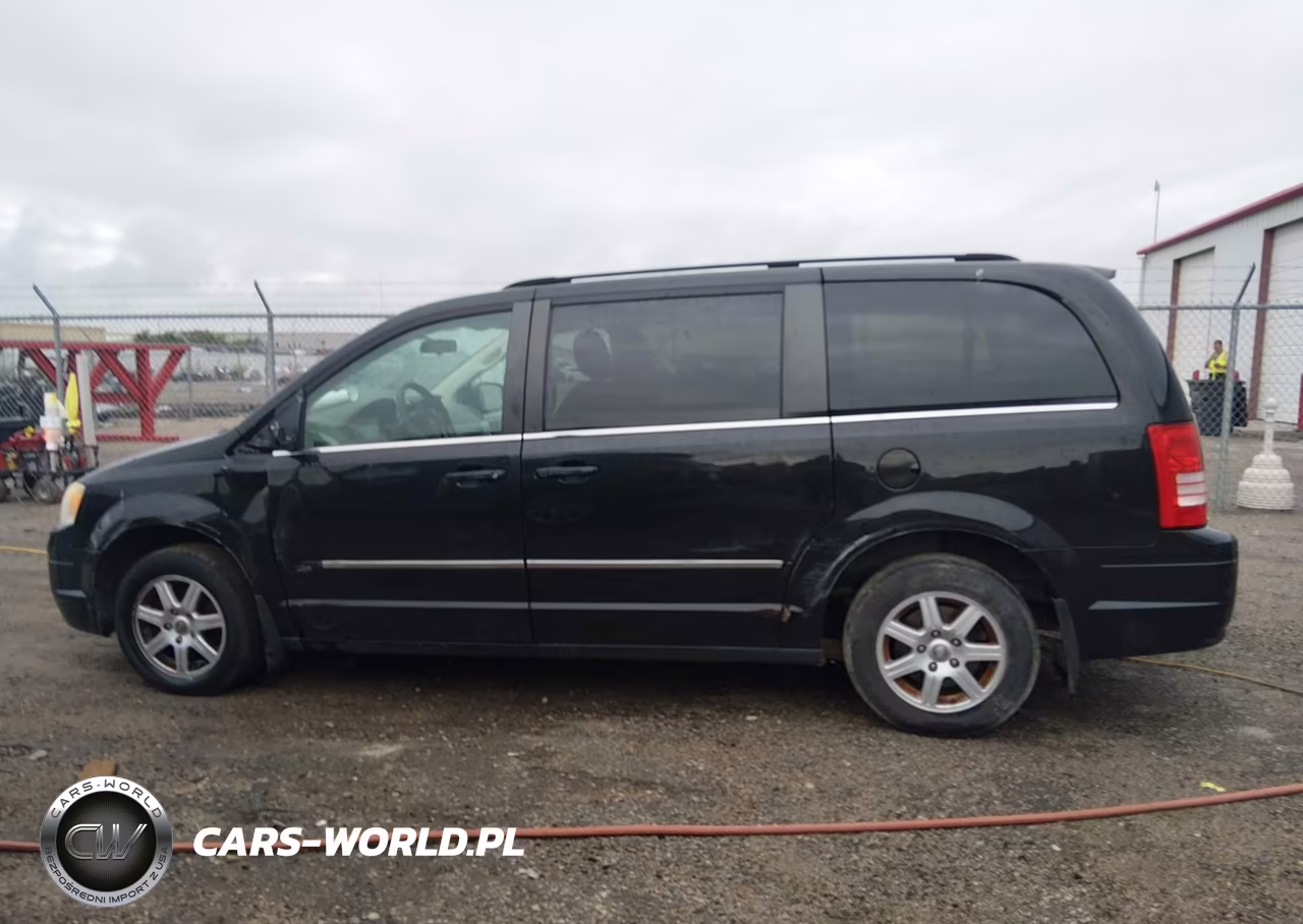 2010 Chrysler Town & Country Touring VIN:2A4RR5D14AR131947 - 14
