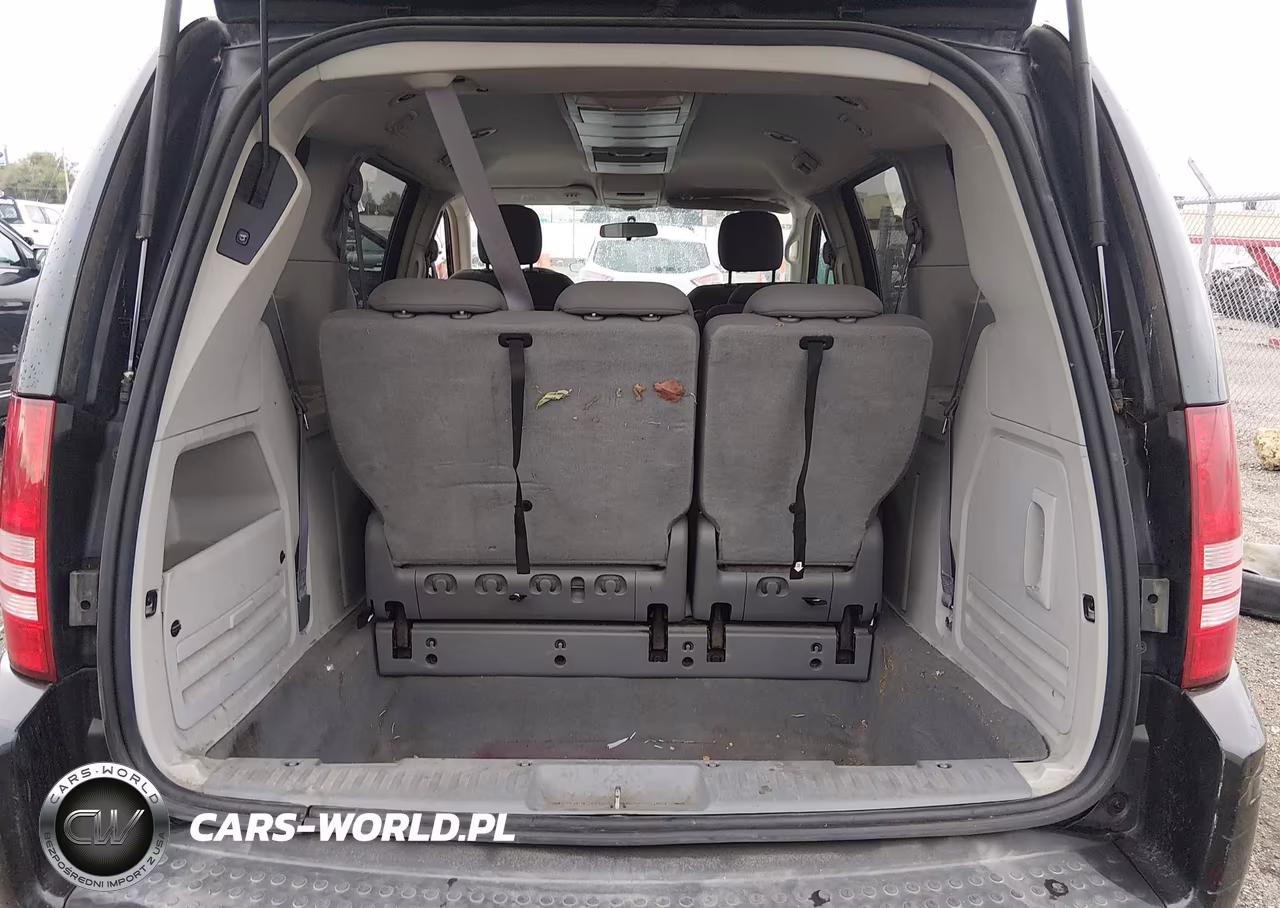 2010 Chrysler Town & Country Touring VIN:2A4RR5D14AR131947 - 16